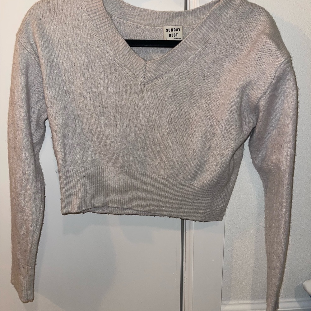 Aritzia sweater size small